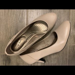 Life Stride Low Heels